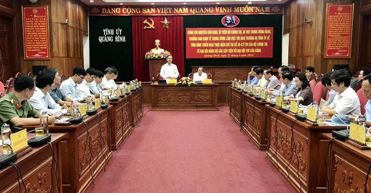  Đồng chí Nguyễn Văn Bình, Ủy viên Bộ Chính trị, Bí thư Trung ương Đảng, Trưởng ban Kinh tế Trung ương, Trưởng đoàn công tác Trung ương phát biểu kết luận buổi làm việc
