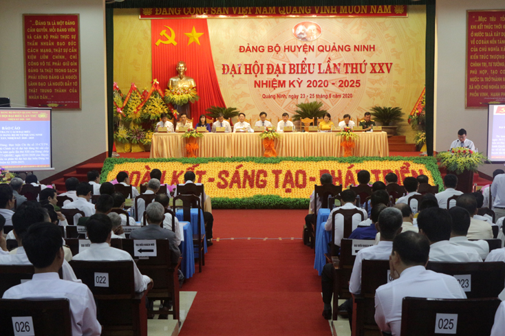 Quang cảnh Đại hội đại biểu Đảng bộ huyện Quảng Ninh lần thứ XXV, nhiệm kỳ 2020-2025.