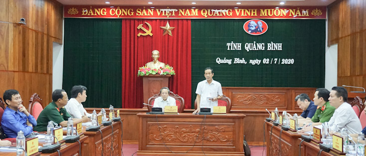 Đồng chí Trần Công Thuật, Chủ tịch UBND tỉnh phát biểu tại hội nghị.