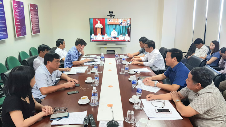 Các đại biểu dự hội nghị tại điểm cầu truyền hình tỉnh Quảng Bình.
