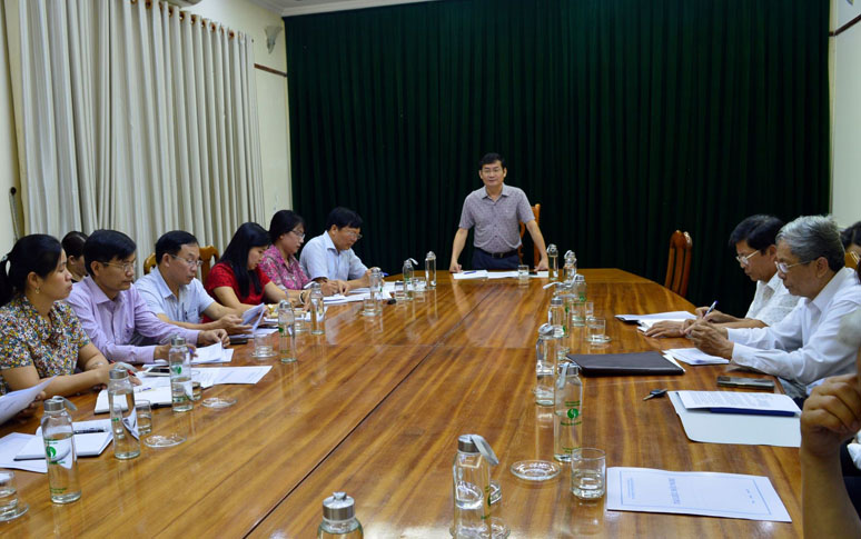 Đồng chí Trần Tiến Dũng, Phó Chủ tịch UBND tỉnh, Trưởng Ban quản lý Quỹ đền ơn đáp nghĩa tỉnh kết luận tại cuộc họp.