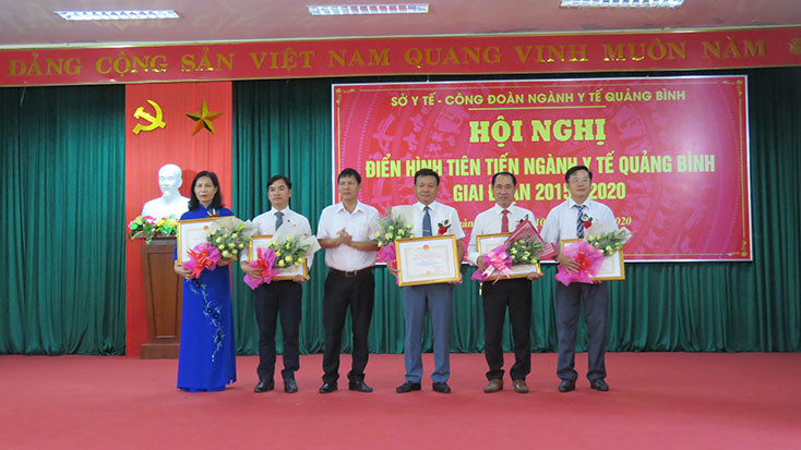 Những cá nhân tiêu biểu được Chủ tịch UBND tỉnh tặng danh hiệu Chiến sỹ thi đua cấp tỉnh