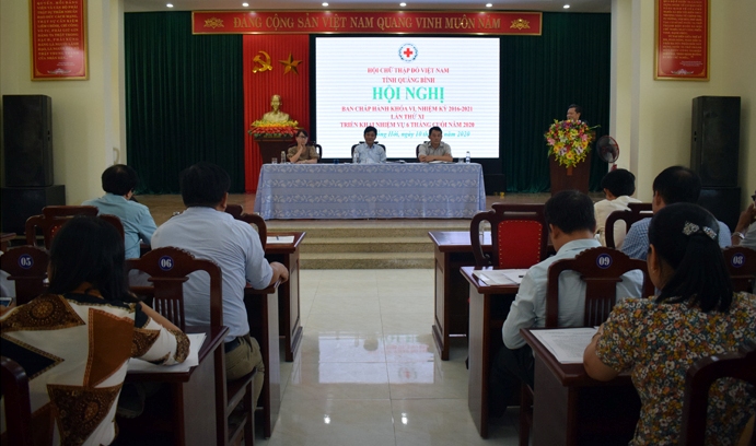 Đồng chí Nguyễn Tiến Hoàng, Tỉnh ủy viên, Phó Chủ tịch UBND tỉnh phát biểu chỉ đạo hội nghị.