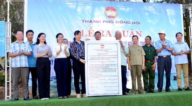  Lễ ra mắt mô hình “KDC tham gia bảo vệ tài nguyên, môi trường biển” tại xã Quang Phú