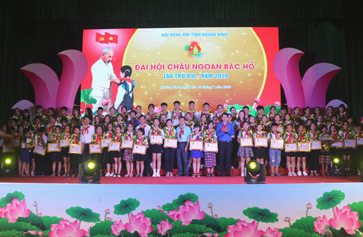 Đã có 79 đội viên, thiếu niên tiêu biểu được tuyên dương tại Đại hội Cháu ngoan Bác Hồ tỉnh Quảng Bình lần thứ VIII.