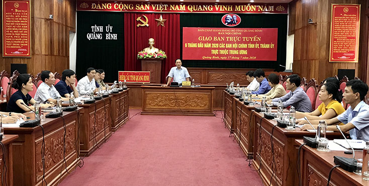 Đồng chí Trưởng ban Nội chính Tỉnh ủy Trần Hải Châu Phát biểu tham luận tại hội nghị