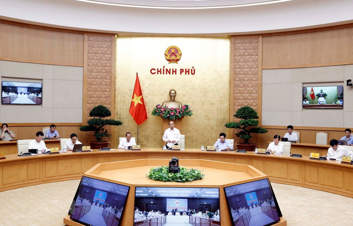 Thủ tướng Nguyễn Xuân Phúc phát biểu tại phiên họp giữa Thường trực Chính phủ với Ban Chỉ đạo phòng, chống COVID 19. (Ảnh: Thống Nhất/TTXVN)