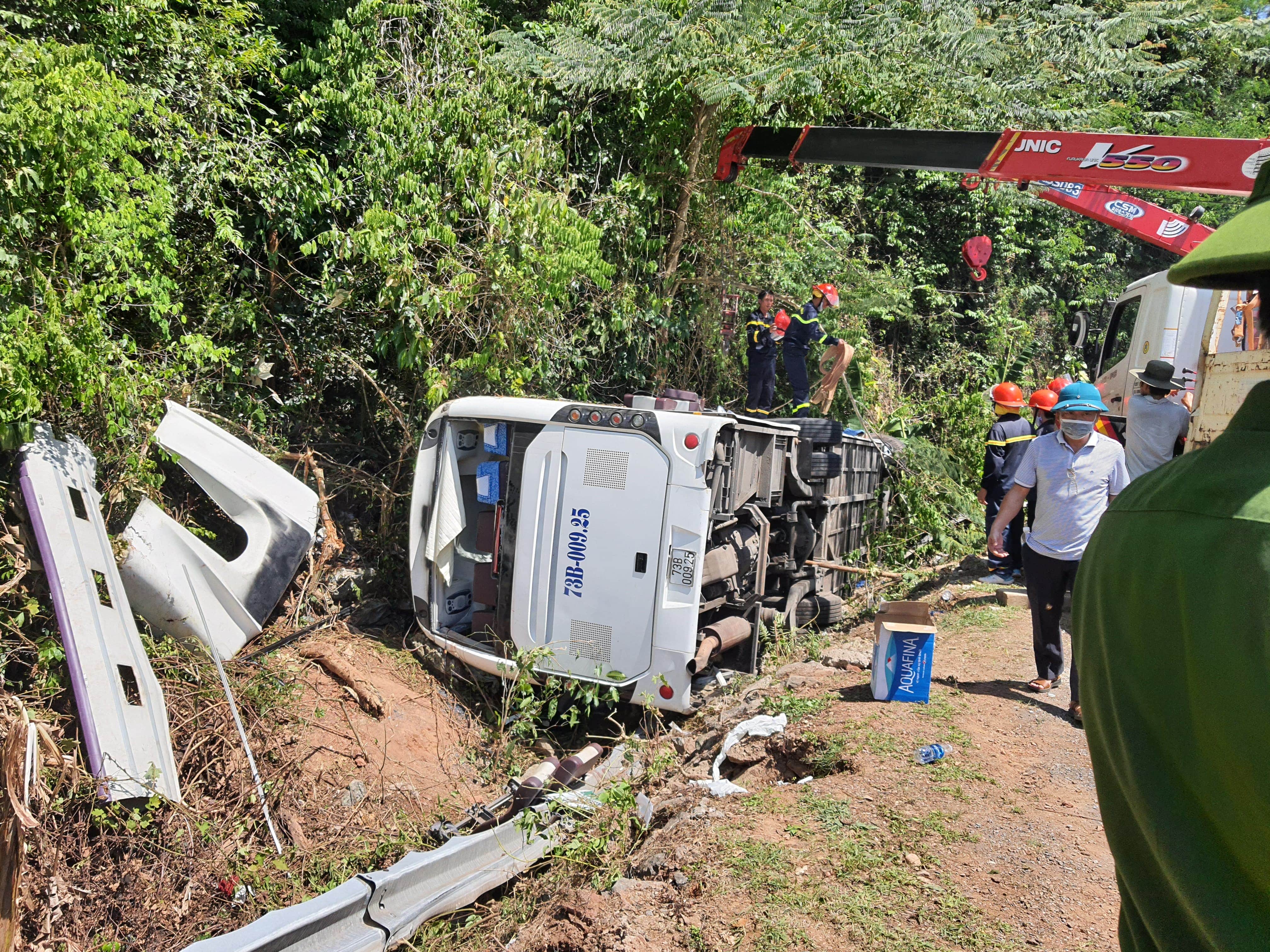 Hiện trường vụ tai nạn tại tại đường Hồ Chí Minh nhánh Tây vào trưa ngày 26-7