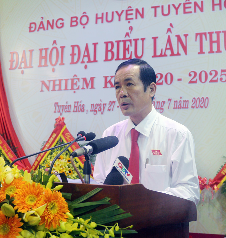Đồng chí Trần Công Thuật, Phó Bí thư Tỉnh ủy, Chủ tịch UBND tỉnh, Trưởng Đoàn Đại biểu Quốc hội tỉnh phát biểu chỉ đạo đại hội.