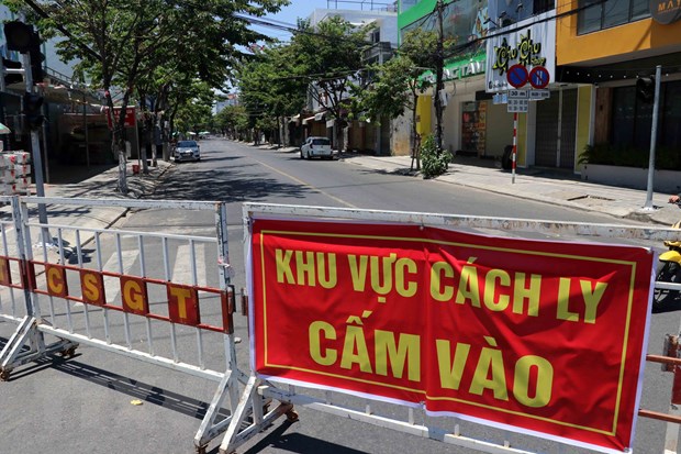 Tuyến đường Nguyễn Thị Minh Khai được ngăn rào chắn phong tỏa để phục vụ công tác phòng chống dịch COVID-19 tại Đà Nẵng. (Ảnh: Trần Lê Lâm/TTXVN)