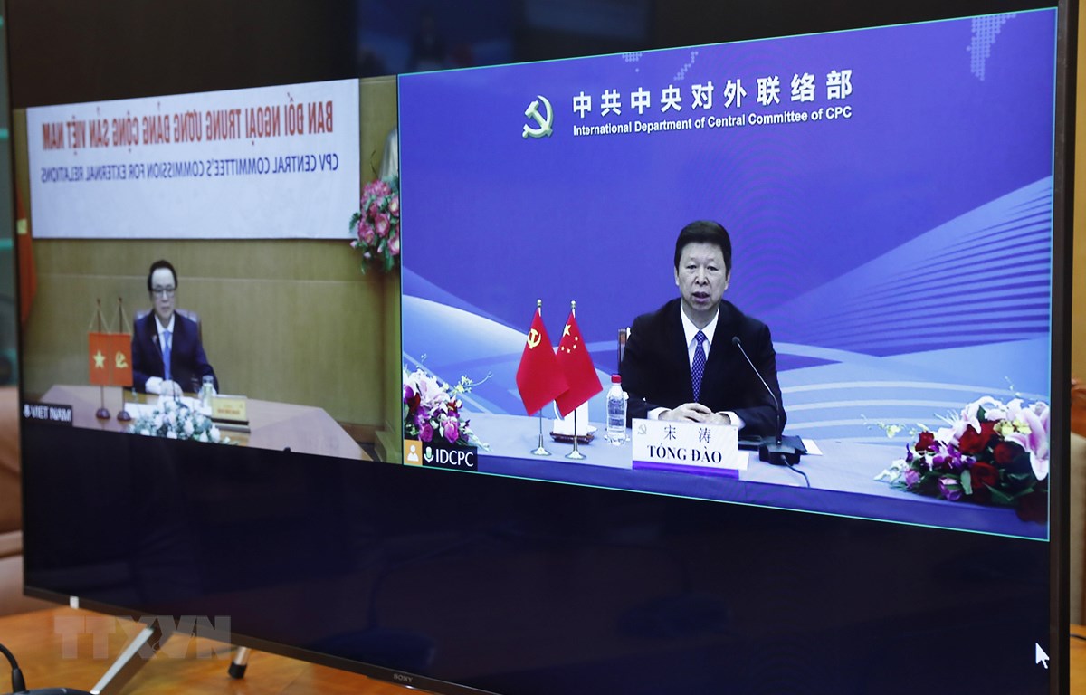 Trưởng Ban Liên lạc đối ngoại Trung ương Đảng Cộng sản Trung Quốc, Tống Đào phát biểu tại đầu cầu Trung Quốc. (Ảnh: Dương Giang/TTXVN)