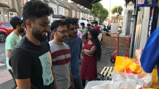 Sinh viên ngành kinh doanh Shijassafarulla Pudhiyath từ Ấn Độ cho biết mọi người trong gia đình anh thiếu ăn vì COVID-19. Ảnh: BBC