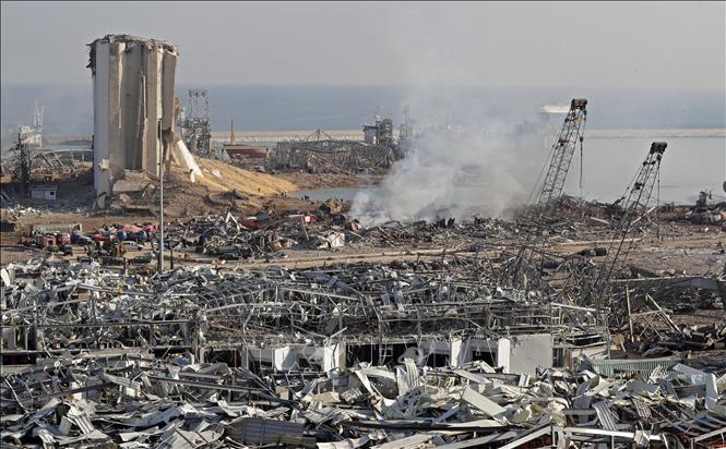 Cảnh tan hoang sau vụ nổ kinh hoàng ở khu cảng thủ đô Beirut, Liban ngày 5-8. Ảnh: AFP/TTXVN