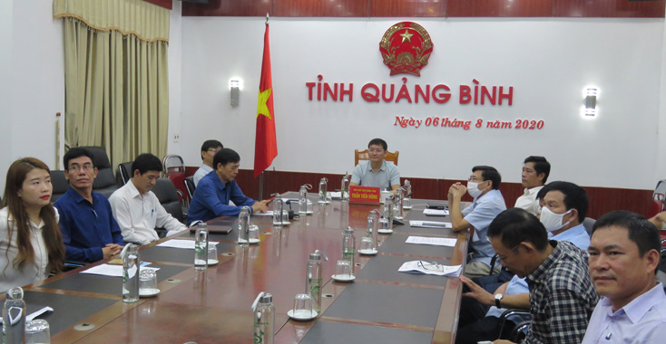 Đồng chí Trần Tiến Dũng, Phó Chủ tịch UBND tỉnh chủ trì tại điểm cầu tỉnh Quảng Bình
