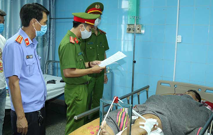 Công an tỉnh Quảng Bình đã tiến hành tống đạt quyết định khởi tố bị can
