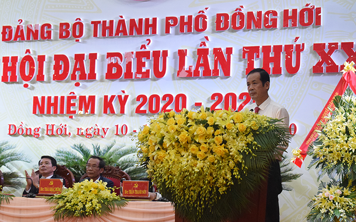 Đồng chí Trần Công Thuật, Phó Bí thư Tỉnh ủy, Chủ tịch UBND tỉnh, Trưởng Đoàn ĐBQH tỉnh phát biểu chỉ đạo tại đại hội.