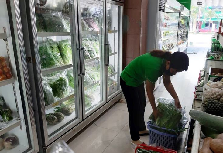   Nhiều cửa hàng thực phẩm sạch nỗ lực đáp ứng nhu cầu của người dân địa phương.