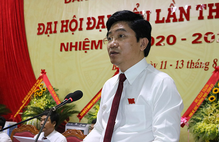 Đồng chí Trương An Ninh, Ủy viên Ban Thường vụ Tỉnh ủy, Bí thư Thị ủy Ba Đồn phát biểu bế mạc đại hội