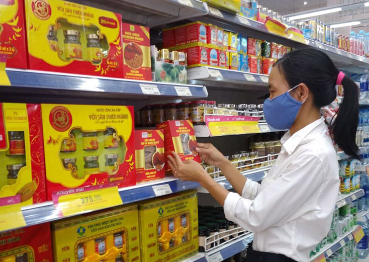 Một số nông sản Quảng Bình có sức tiêu thụ tốt tại siêu thị Co.opmart Quảng Bình.