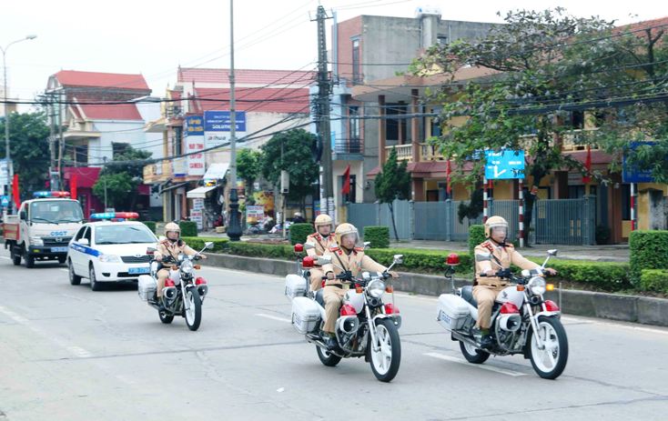 Lực lượng công an Quảng Bình tăng cường tuần tra, bảo đảm sự bình yên của nhân dân.