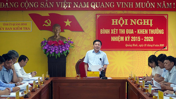 Đồng chí Nguyễn Công Sự, Phó Chủ nhiệm Thường trực UBND Tỉnh ủy phát biểu chỉ đạo tại hội nghị