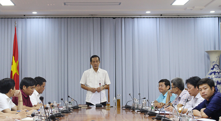 Đồng chí Trần Công Thuật, Chủ tịch UBND tỉnh phát biểu kết luận cuộc họp.