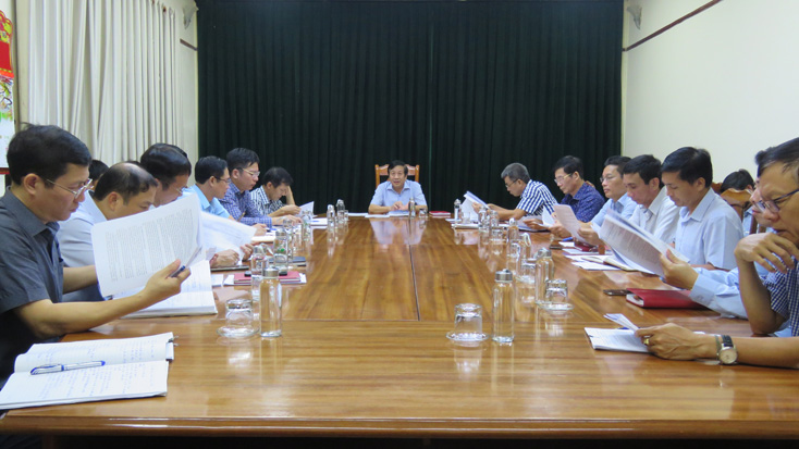 Đồng chí Phó Chủ tịch Thường trực UBND tỉnh Nguyễn Xuân Quang kết luận buổi làm việc.