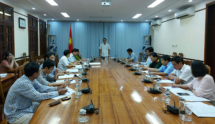 Đồng chí Trần Công Thuật phát biểu chỉ đạo tại cuộc họp.