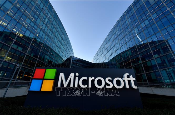  Biểu tượng Microsoft tại trụ sở ở Issy-Les-Moulineaux, Paris, Pháp. Ảnh: AFP/TTXVN