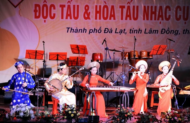  Các nghệ sỹ Nhạc viện Thành phố Hồ Chí Minh biểu diễn tiết mục hòa tấu tại Liên hoan. Ảnh tư liệu: Minh Đức/TTXVN