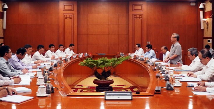 Đồng chí Trần Quốc Vượng phát biểu tại buổi làm việc với Ban Thường vụ Tỉnh ủy Quảng Bình duyệt nội dung Đại hội Đảng bộ tỉnh lần thứ XVII.