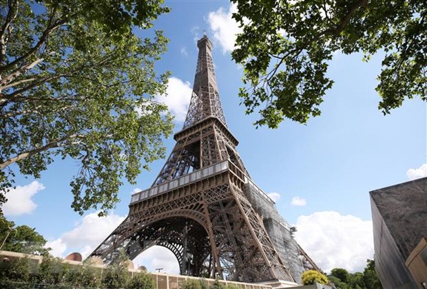  Tháp Eiffel tại thủ đô Paris, Pháp ngày 18-6-2020. (Ảnh: THX/TTXVN)