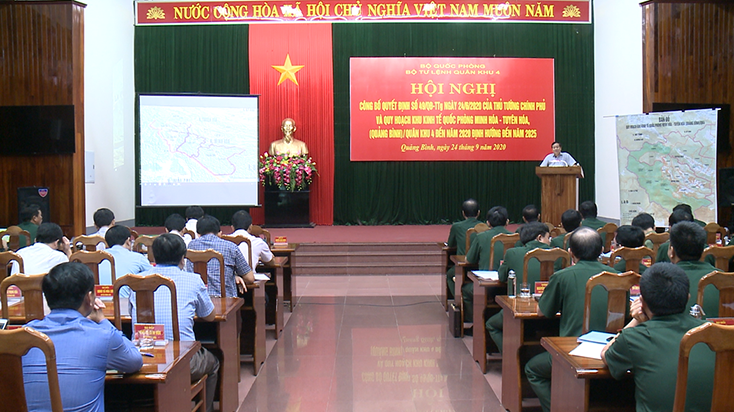 Đồng chí Phó Chủ tịch Thường trực HĐND tỉnh Nguyễn Xuân Quang phát biểu tại buổi làm việc