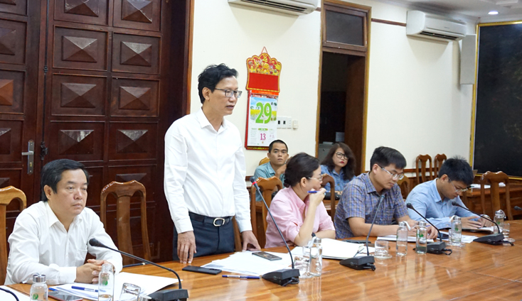 Thứ trưởng Bộ Xây dựng Nguyễn Đình Toàn phát biểu tại buổi làm việc.