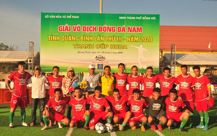    Đội bóng đá CLB Ngọc Thanh tham gia giải vô dịch bóng đá nam tỉnh Quảng Bình lần thứ 3, năm 2020.
