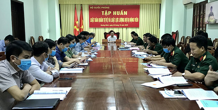 Đồng chí Phó Chủ tịch UBND tỉnh Nguyễn Tiến Hoàng chủ trì hội nghị tại điểm cầu tỉnh Quảng Bình