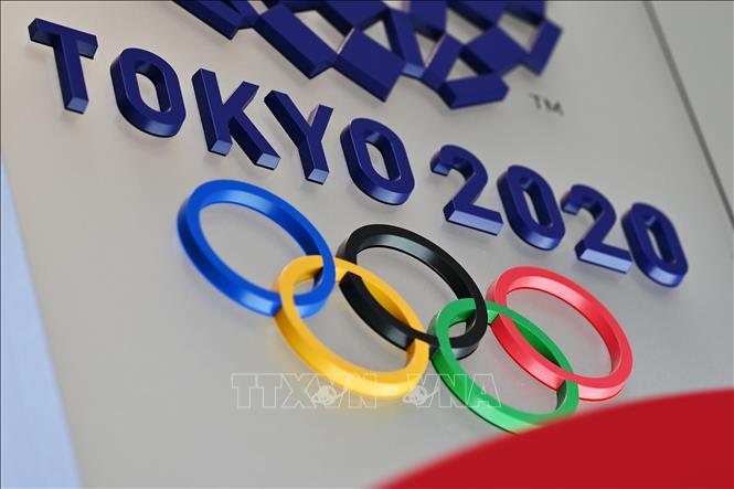 Biểu tượng Olympic Tokyo 2020 tại thủ đô Tokyo, Nhật Bản, ngày 15-3-2020. Ảnh: AFP/TTXVN