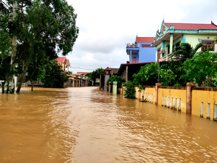 Nhiều tuyến đường bị ngập sâu.