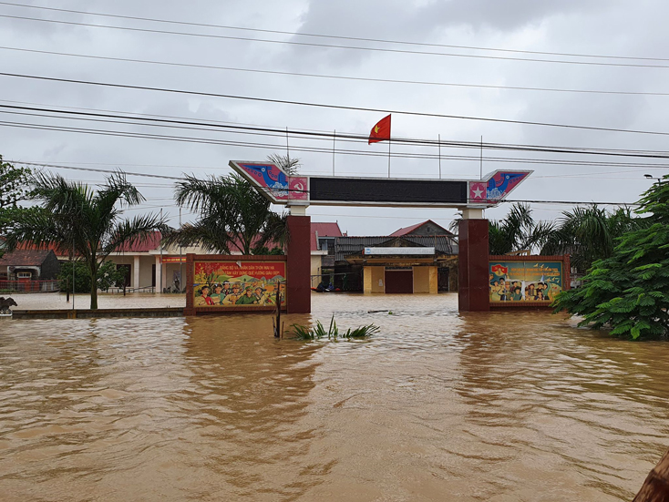 Nhà văn hóa thôn Mai Hạ, xã Xuân Thủy bị ngập sâu