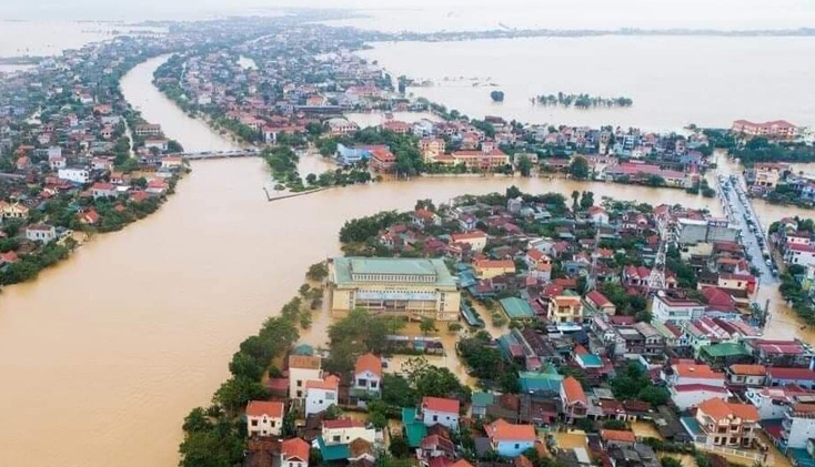 Mưa lũ làm nhiều nơi trên địa bàn huyện Lệ Thủy bị ngập