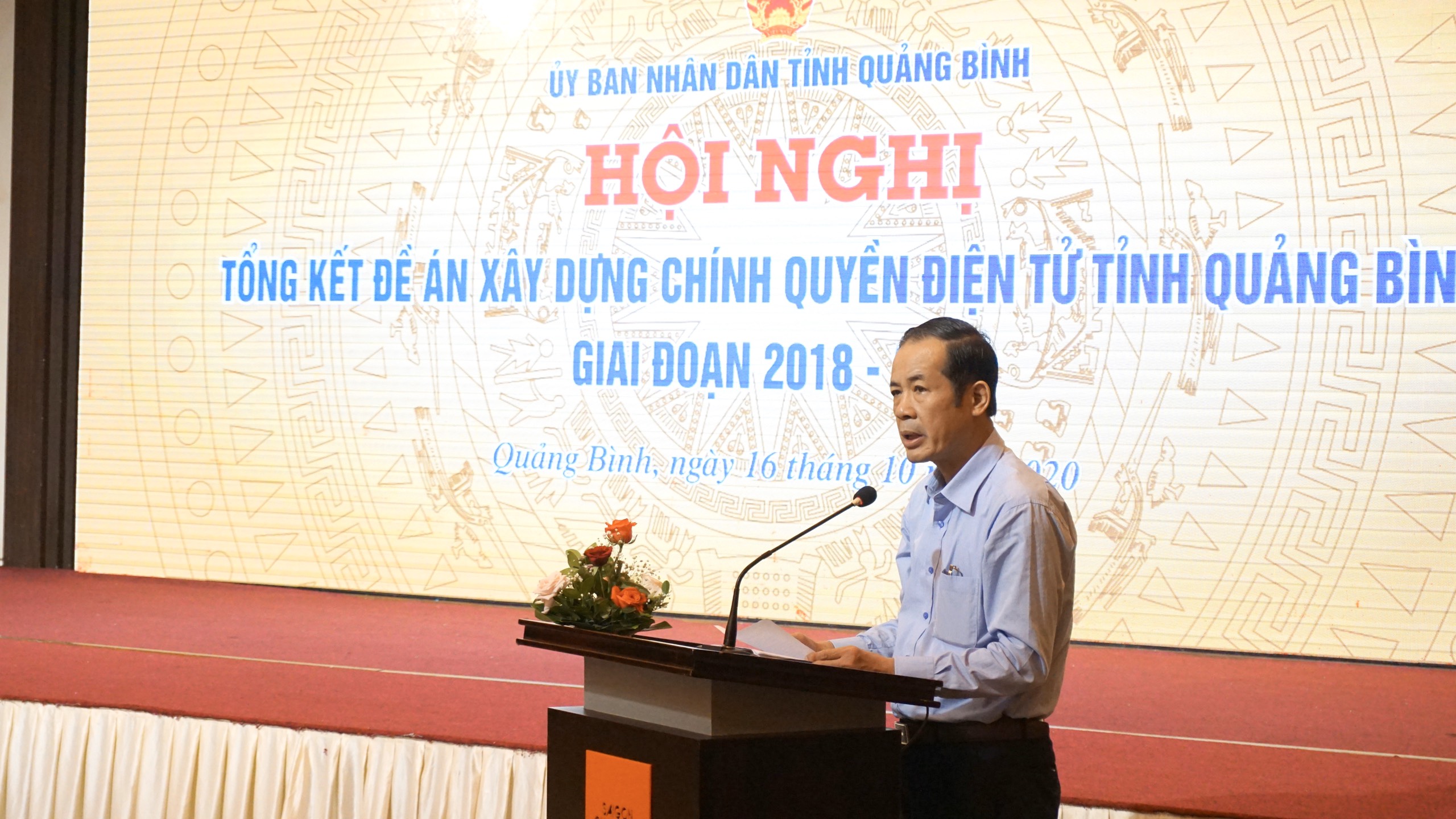 Đồng chí Chủ tịch UBND tỉnh Trần Công Thuật phát biểu chỉ đạo tại hội nghị.