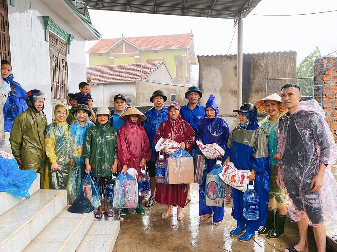 Các phần quà nhằm kịp thời hỗ trợ người dân bị ảnh hưởng do mưa lũ trên địa bàn tỉnh.