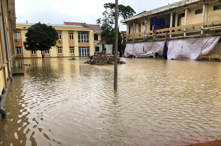 Ngập lụt tại bệnh bệnh viện đa khoa huyện.