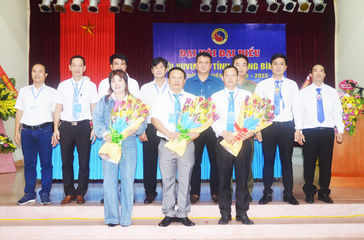 Ban Chấp hành Hội Vovinam tỉnh Quảng Bình nhiệm kỳ 2020-2025 ra mắt đại hội.