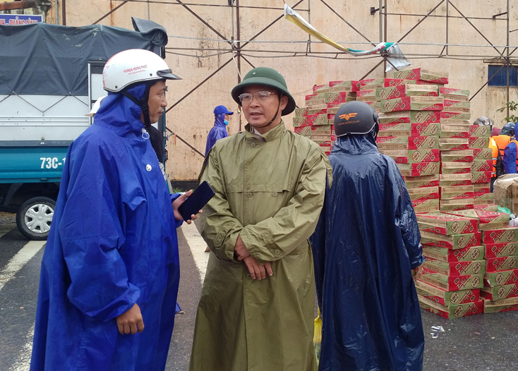 Chủ tịch UBND huyện Quảng Ninh Phạm Trung Đông: “Phải đi tìm dân, không để sót bất kỳ một hộ dân nào đói, không để một người dân nào bị ảnh hưởng đến tính mạng”