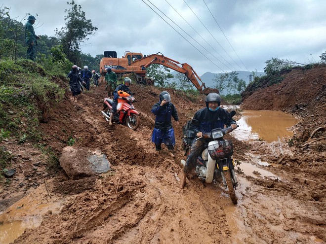 Quốc lộ 9B đã thông cho các phương tiện thô sơ đi lại