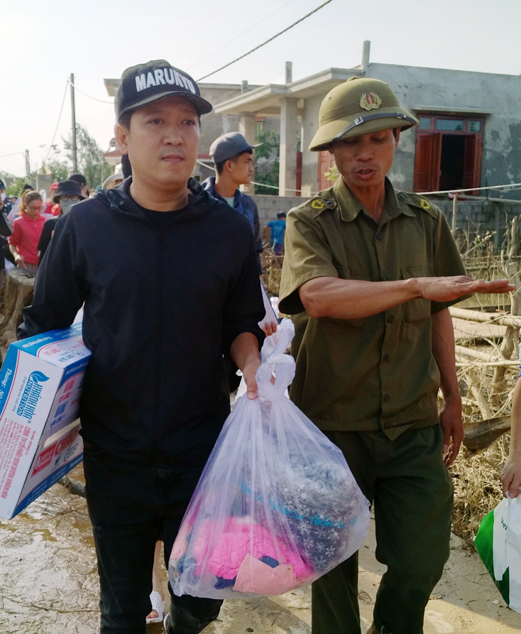 Tất cả không còn gì nữa... ngoài còn người