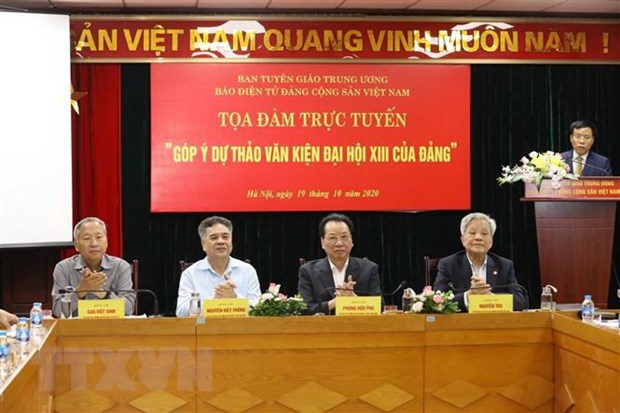 Một buổi tọa đàm góp ý dự thảo Văn kiện Đại hội XIII của Đảng. (Nguồn: TTXVN)