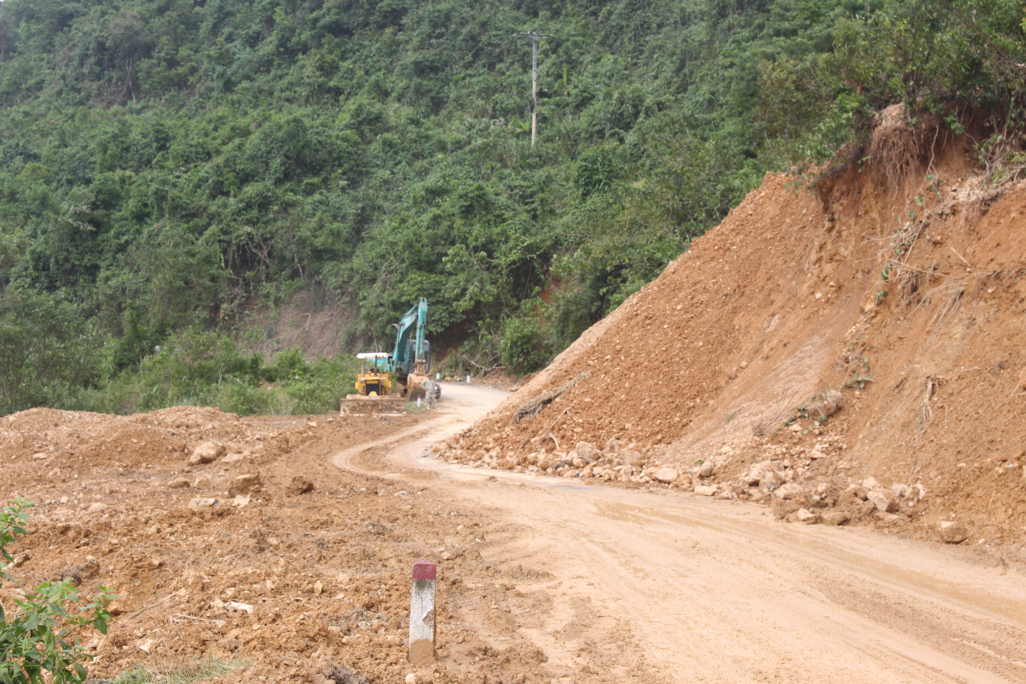 Sạt lở tại Km 45, Quốc lộ 9B