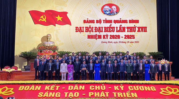Ban Chấp hành Đảng bộ tỉnh khóa XVII, nhiệm kỳ 2020-2025 ra mắt, nhận nhiệm vụ